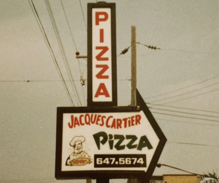 Sign Jacques Cartier pizza old-Longueuil delivery order online best pizza (4)
